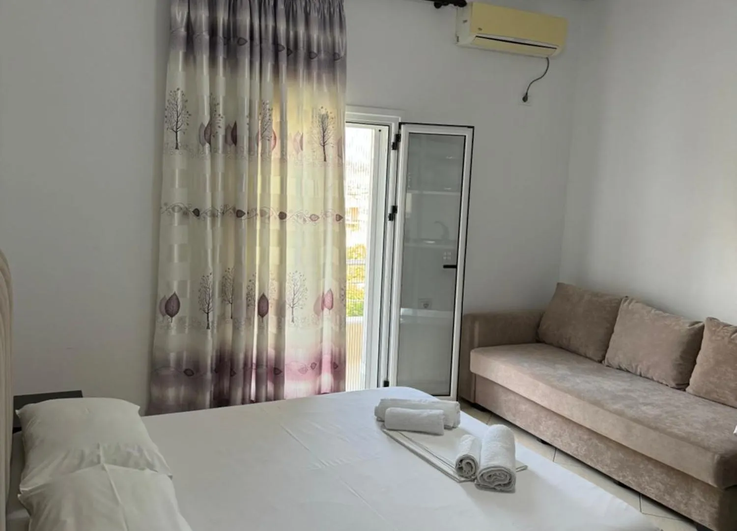 Spacious Studio!Wonderful View!Private Parking! Ksamil 0*,  Albania